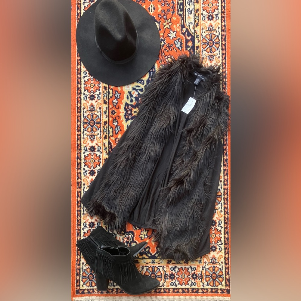 Faux Fur Vest in Black